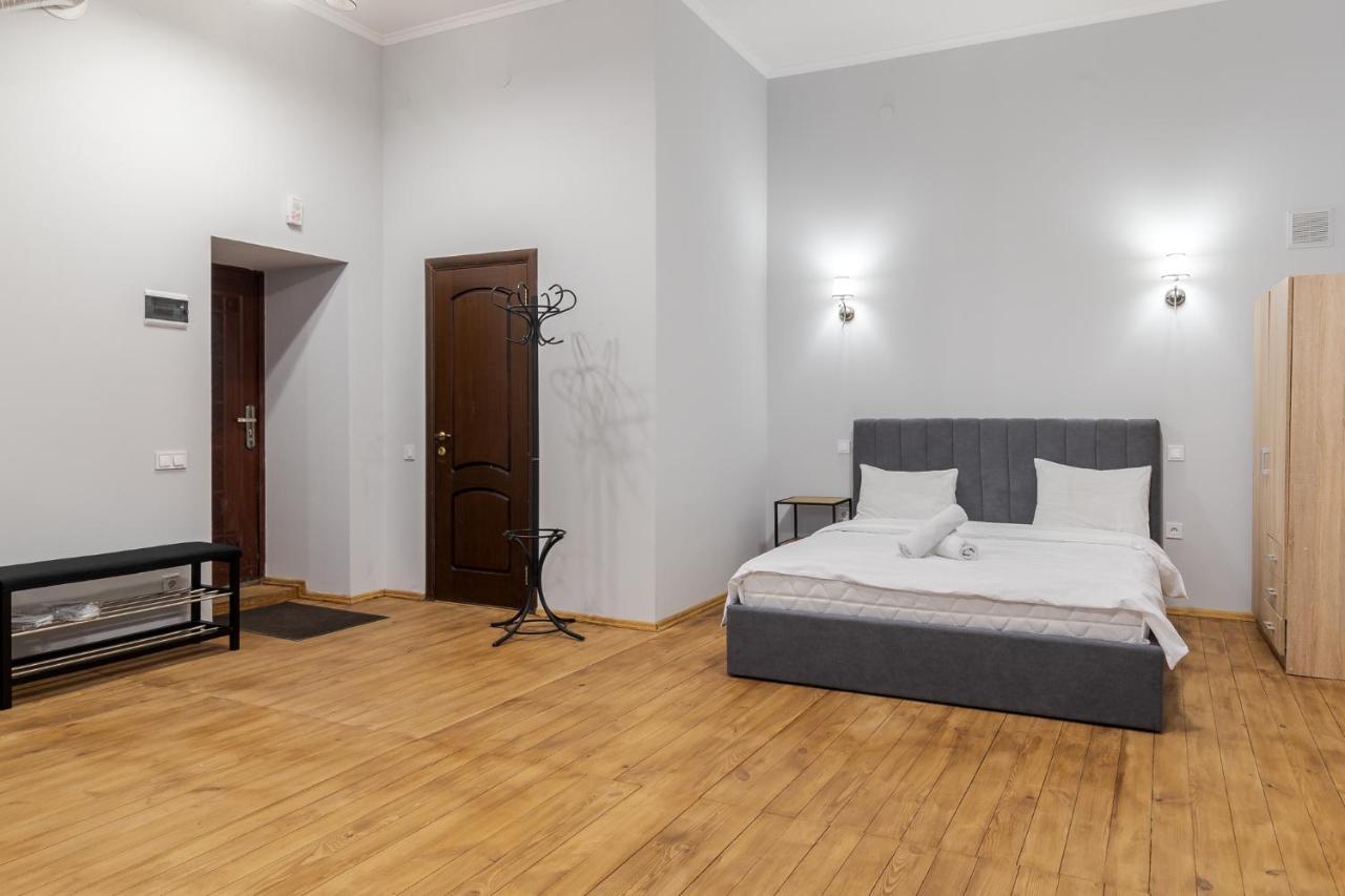 Apartment On Stavropihiiska Street 3 Львов Экстерьер фото