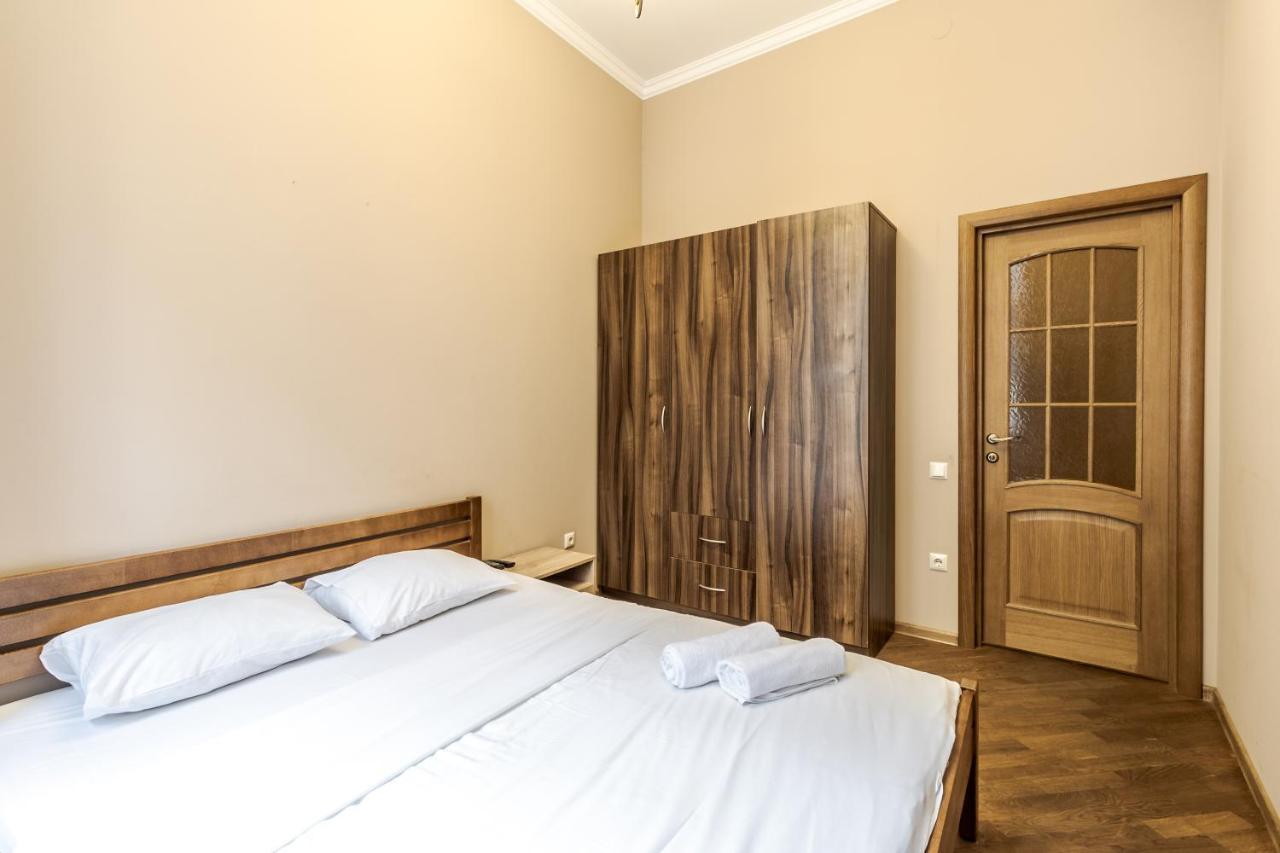 Apartment On Stavropihiiska Street 3 Львов Экстерьер фото