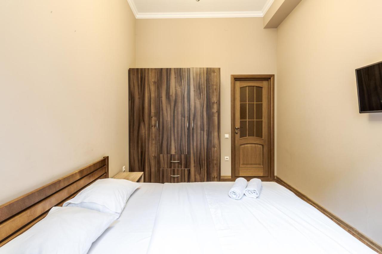 Apartment On Stavropihiiska Street 3 Львов Экстерьер фото